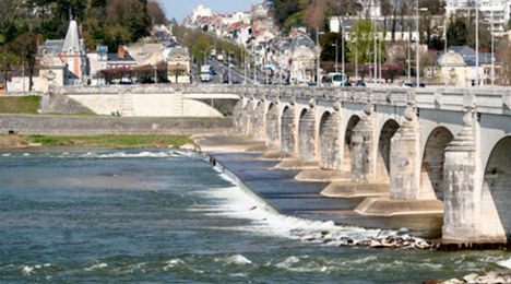 Pont à Tours